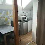 Domino - I Habitación en casa particular *
