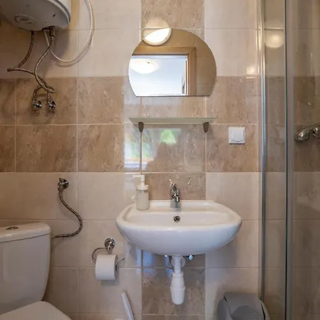 בית אירוח Domino - I