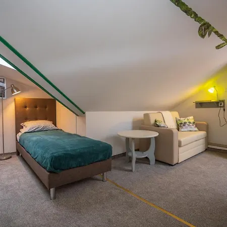 Domino - I * שצ'קלארסקה פוראובה