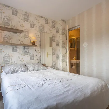 Domino - I בית אירוח