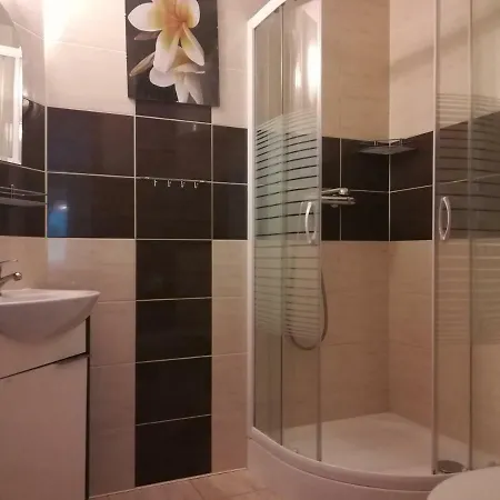 Domino - I בית אירוח שצ'קלארסקה פוראובה