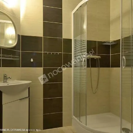 בית אירוח Domino - I *