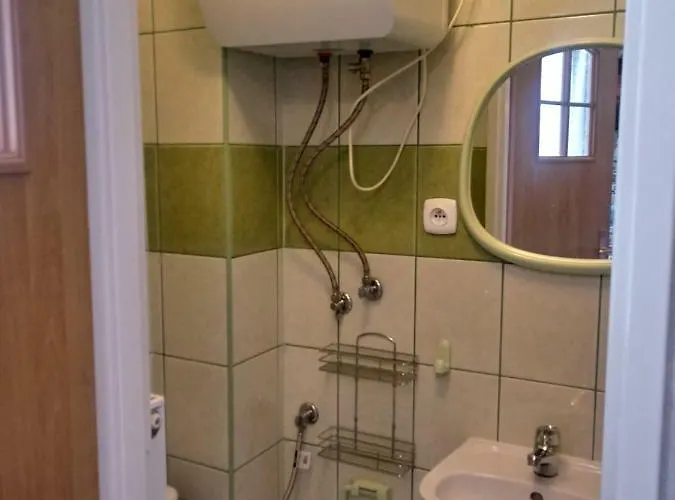 Privatunterkunft Domino - I